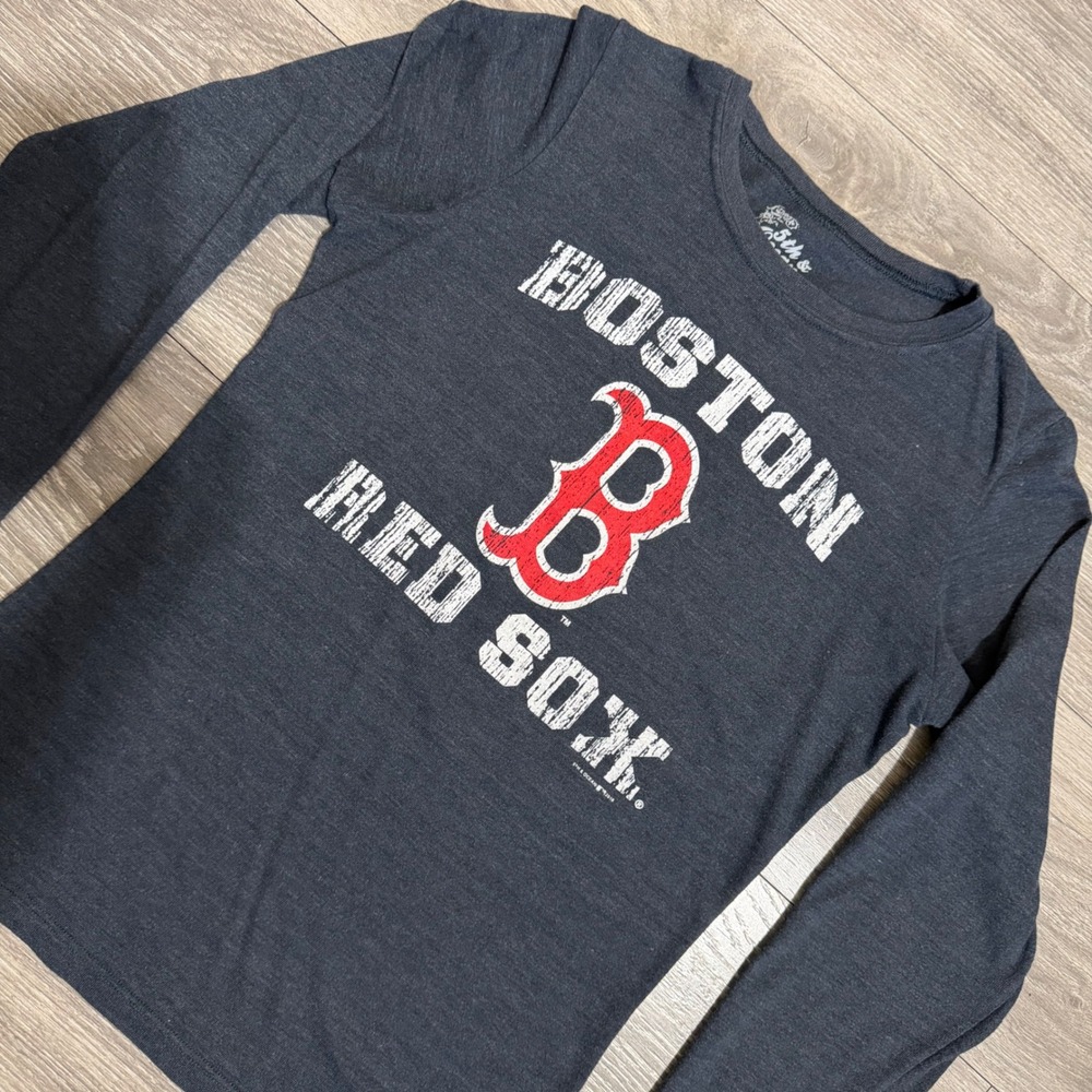 Boston Red Sox Long Sleeve Graphic Tee XL Slim Fit Charcoal Gray Womens Baseball